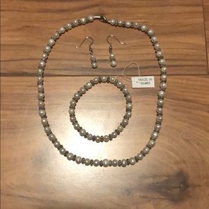 3 pc set - Necklace, Earrings and Bracelet